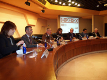 Numeroso público asistió al acto Numeroso público asistió al acto